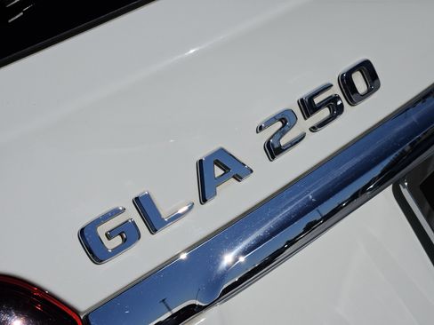 Used 2019 Mercedes-Benz GLA 250 image 12