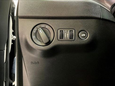 Used 2022 Dodge Charger SXT w/ Leather Interior Group image 33