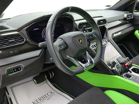 Used 2021 Lamborghini Urus AWD/4WD image 25