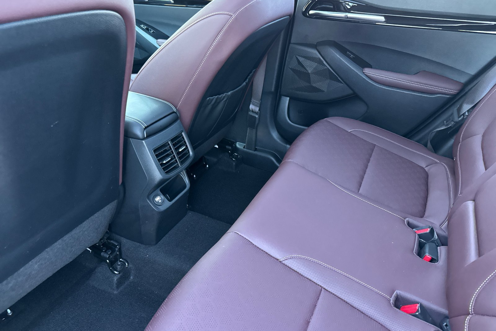 Used 2023 Kia Seltos SX w/ SX Sunroof Package AWD/4WD image 14