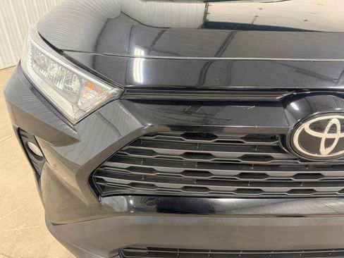 Used 2021 Toyota RAV4 XLE w/ Convenience Package AWD/4WD image 4