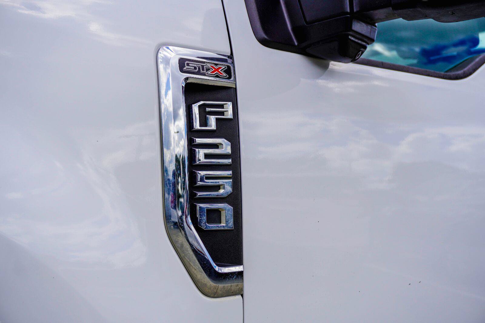Used 2022 Ford F250 XL w/ STX Appearance Package AWD/4WD image 3