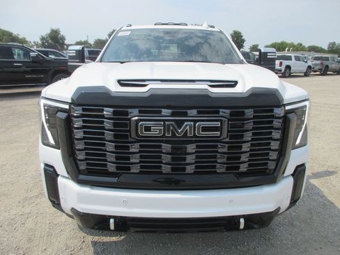 New 2026 GMC Sierra 2500 Denali Ultimate AWD/4WD image 12