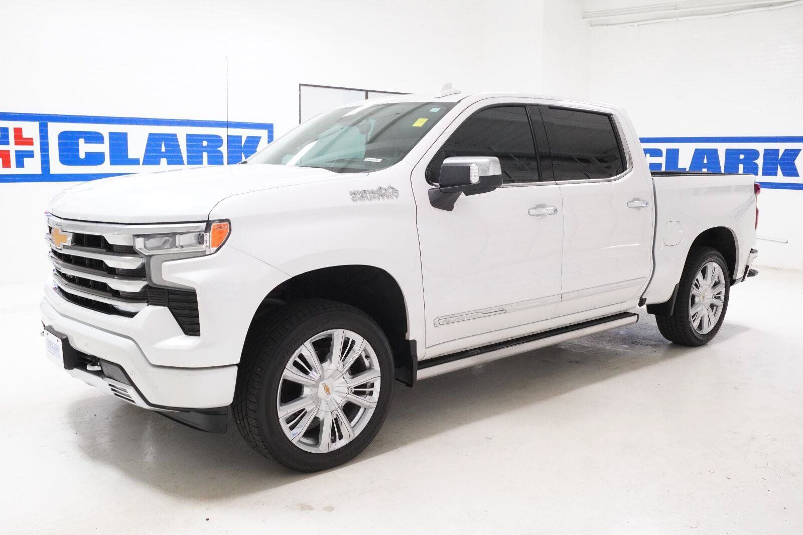 Used 2023 Chevrolet Silverado 1500 High Country w/ High Country Premium Package AWD/4WD image 40