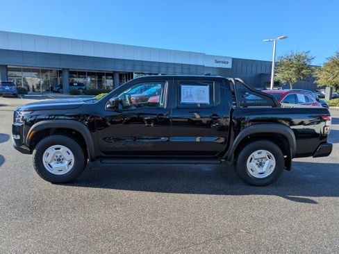 Certified 2024 Nissan Frontier SV w/ Hardbody Edition image 7