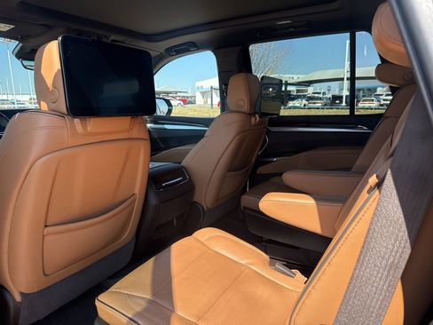 Used 2025 Cadillac Escalade Premium Luxury w/ Touring Package image 6