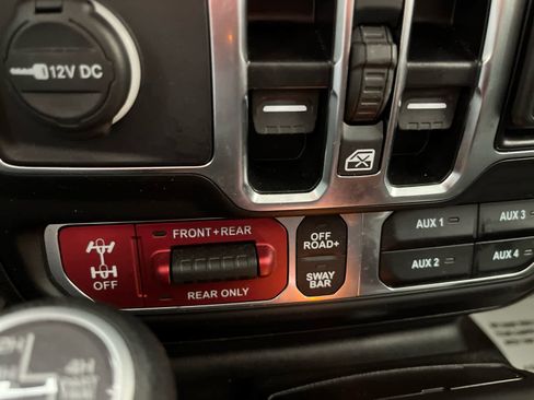 Used 2025 Jeep Wrangler Unlimited Rubicon 4xe w/ Safety Group AWD/4WD image 27