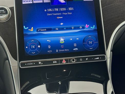 Used 2025 Mercedes-Benz GLC 300 image 16