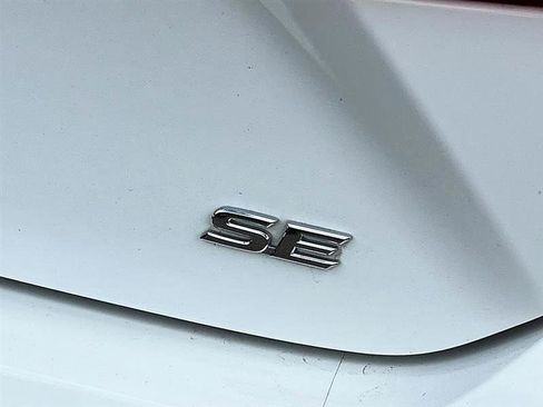 Used 2025 Toyota Camry SE FWD image 5