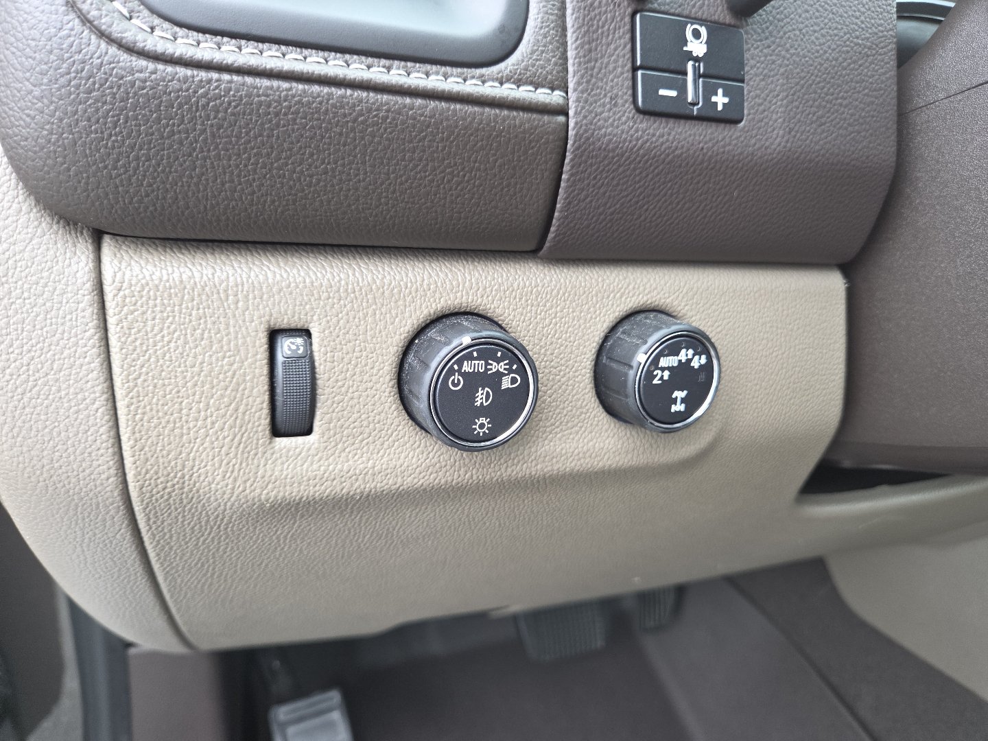 Used 2020 GMC Canyon SLT w/ Driver Alert Package AWD/4WD image 4