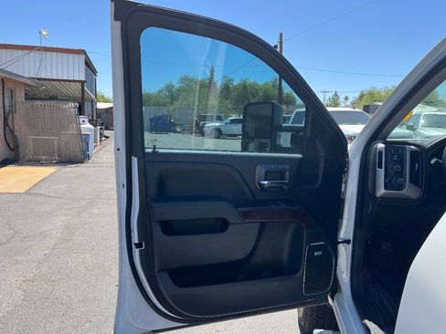 Used 2018 GMC Sierra 1500 SLT AWD/4WD image 12