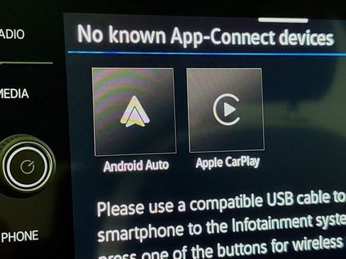 New 2025 Volkswagen Taos SE image 13