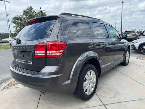 Used 2020 Dodge Journey SE FWD image 6