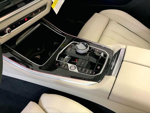 New 2026 BMW X5 xDrive50e w/ Executive Package image 7