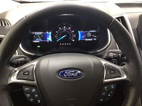 Used 2021 Ford Edge SEL w/ Convenience Package image 17