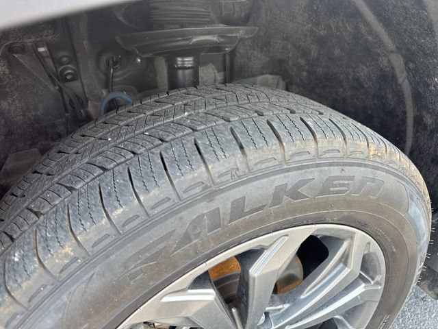 Used 2025 Toyota RAV4 Limited w/ Advanced Technology Package AWD/4WD image 8