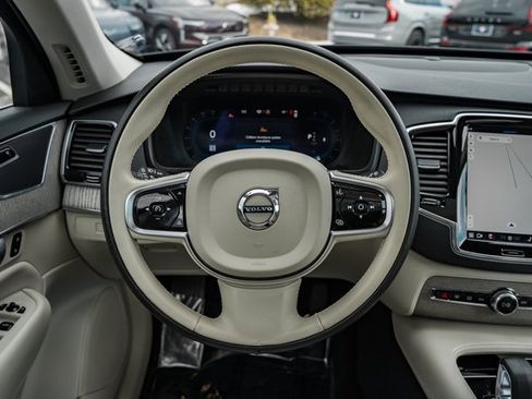 Used 2024 Volvo XC90 B6 Plus image 29