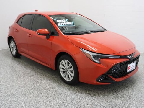 Certified 2025 Toyota Corolla SE FWD image 4