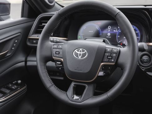 New 2026 Toyota Crown Signia AWD/4WD image 12