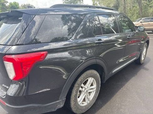 Used 2021 Ford Explorer XLT AWD/4WD image 4