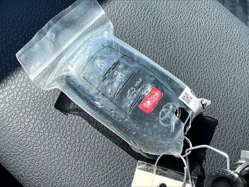 Used 2025 Toyota Camry LE image 14