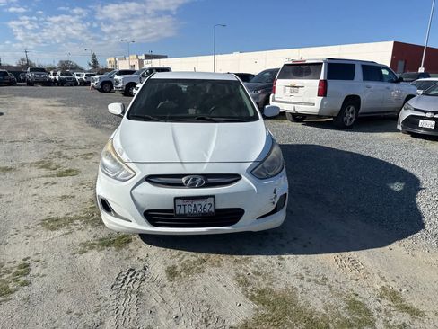 Used 2016 Hyundai Accent SE w/ Option Group 02 image 2