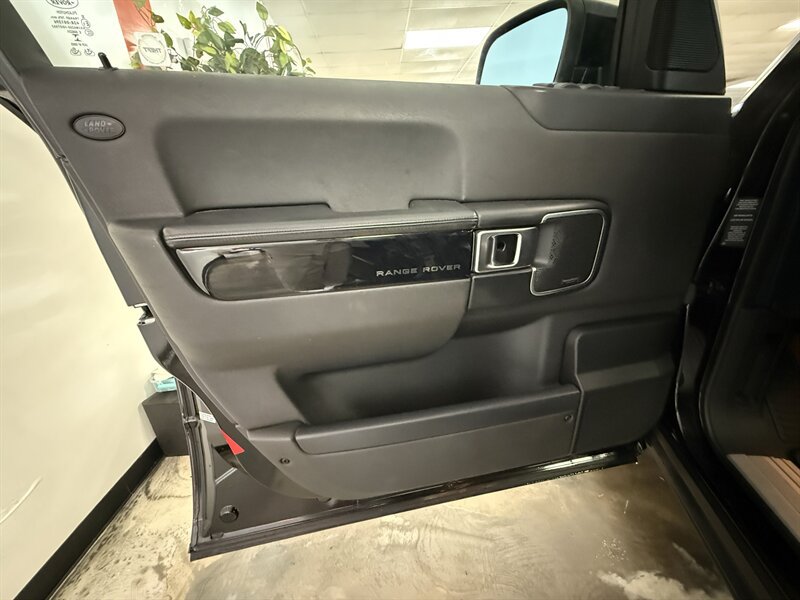 Used 2012 Land Rover Range Rover HSE AWD/4WD image 12