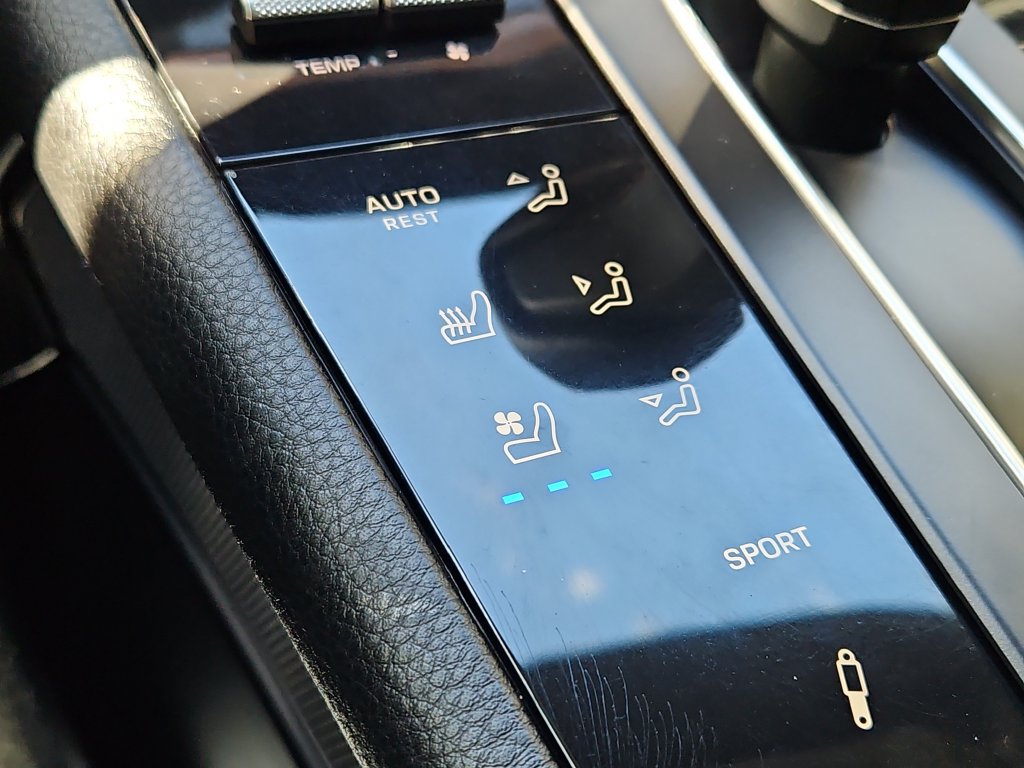 Certified 2024 Porsche Macan S AWD/4WD image 23