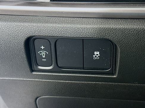 Used 2024 Kia Sorento S image 17