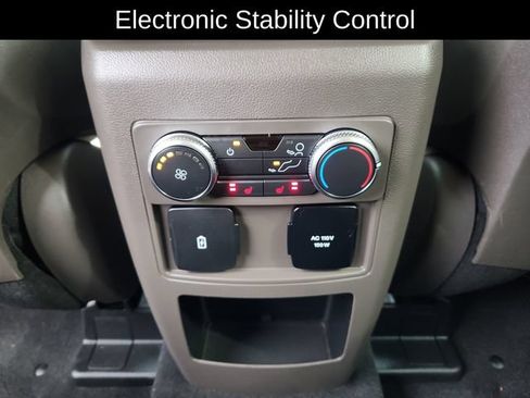 Used 2020 Ford Explorer Platinum w/ Premium Technology Package AWD/4WD image 29