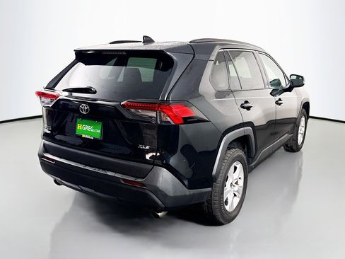 Used 2021 Toyota RAV4 XLE FWD image 10