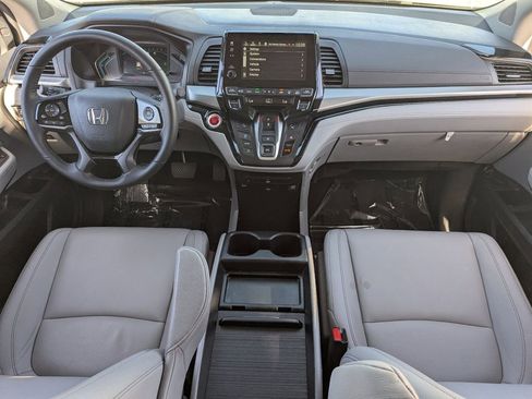Certified 2024 Honda Odyssey Touring image 12