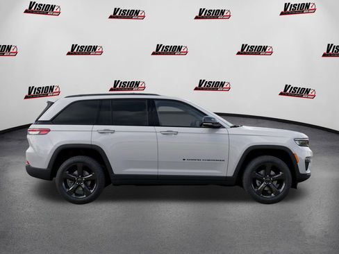New 2025 Jeep Grand Cherokee Limited w/ Black Appearance Package image 21