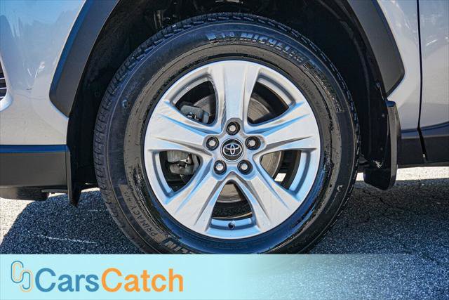 Used 2020 Toyota RAV4 XLE w/ Convenience Package FWD image 16