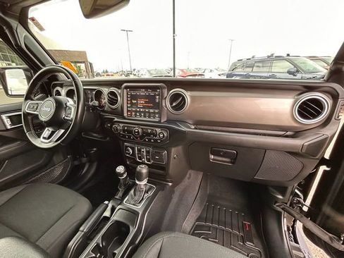 Used 2020 Jeep Gladiator Overland image 24