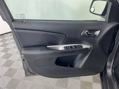 Used 2018 Dodge Journey SE w/ Connectivity Group FWD image 15