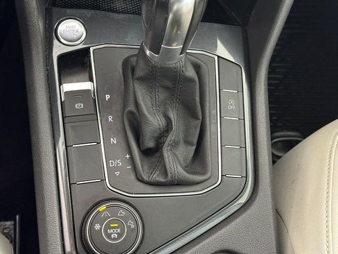 Used 2019 Volkswagen Tiguan SE image 25