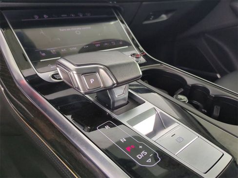 Used 2023 Audi Q7 3.0T Prestige image 22