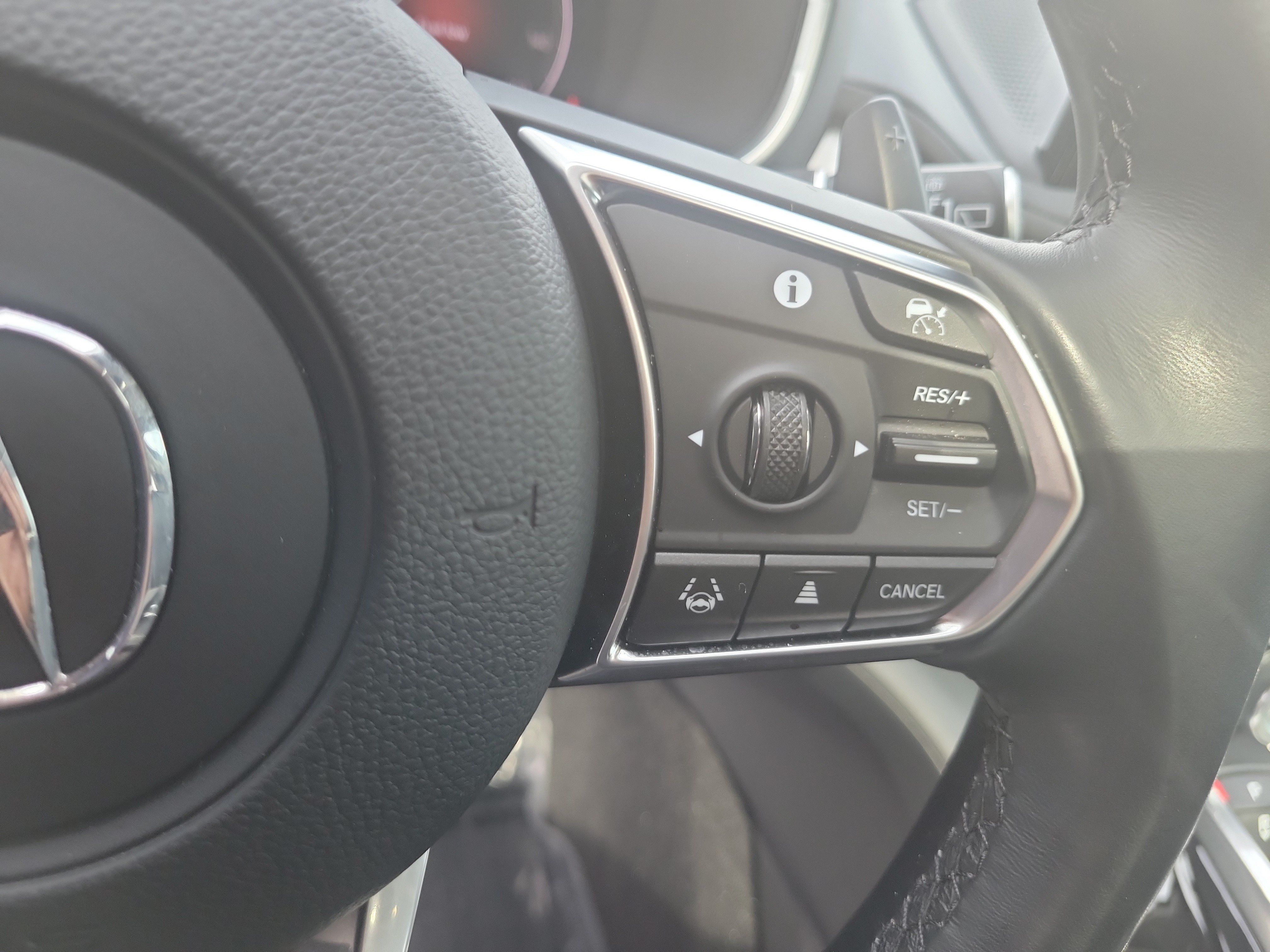 Used 2025 Acura MDX w/ Technology Package FWD image 28