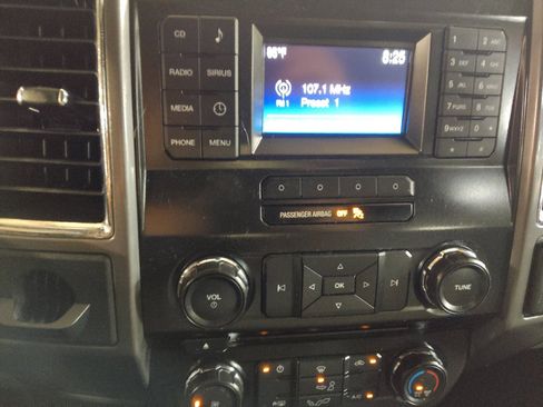 Used 2015 Ford F150 XLT w/ Equipment Group 301A Mid RWD image 25