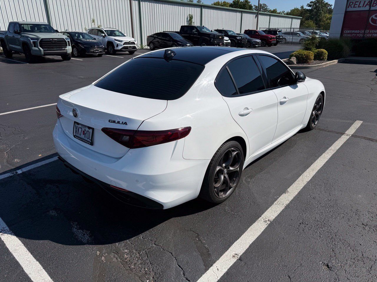 Used 2019 Alfa Romeo Giulia Ti Sport w/ Quick Order Package 22U Sport RWD image 8