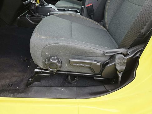 Certified 2024 Jeep Wrangler Unlimited w/ Convenience Group AWD/4WD image 38