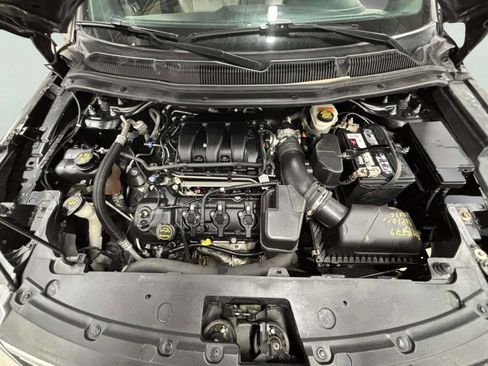 Used 2018 Ford Explorer XLT w/ Equipment Group 202A image 9