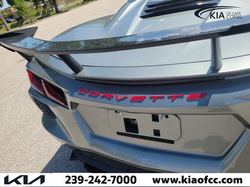 Used 2022 Chevrolet Corvette Stingray Premium Conv w/ Z51 Performance Package RWD image 11