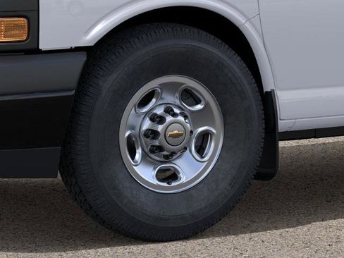 New 2026 Chevrolet Express 3500 RWD image 33
