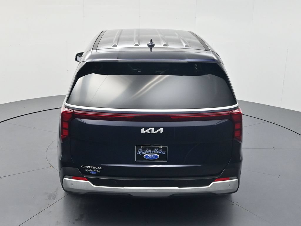 Used 2025 Kia Carnival FWD image 38
