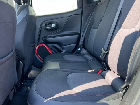 Used 2015 Jeep Renegade Trailhawk w/ Cold Weather Group image 11