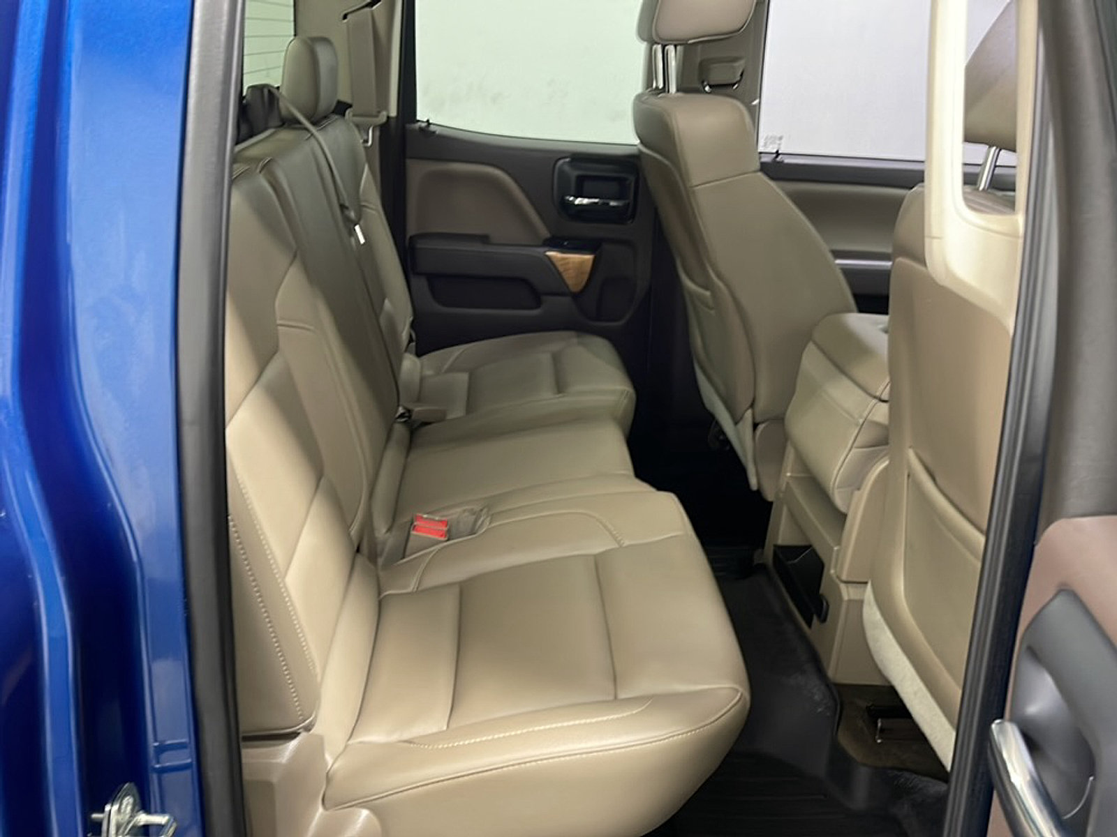 Used 2015 Chevrolet Silverado 1500 LTZ AWD/4WD image 18
