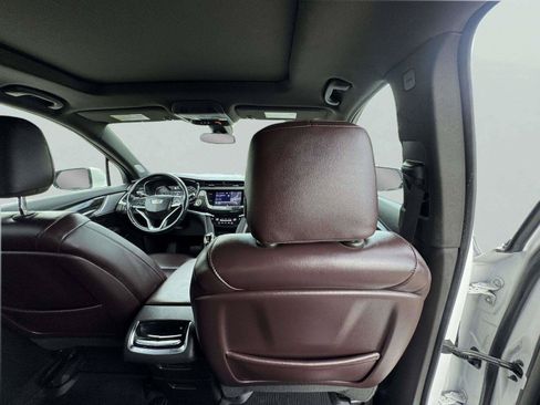 Used 2022 Cadillac XT6 Premium Luxury w/ LPO, Floor Liner Package AWD/4WD image 35