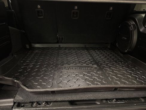 Used 2018 Jeep Wrangler Unlimited Sport S image 9